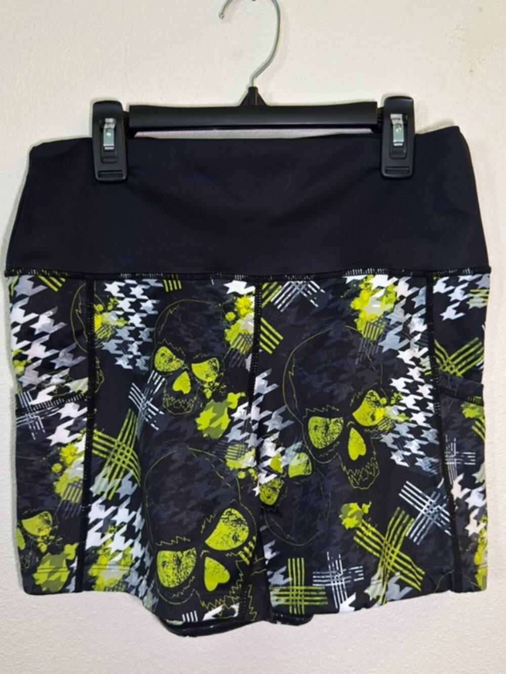 CVG Legging Shorts  Size medium   (item #25)